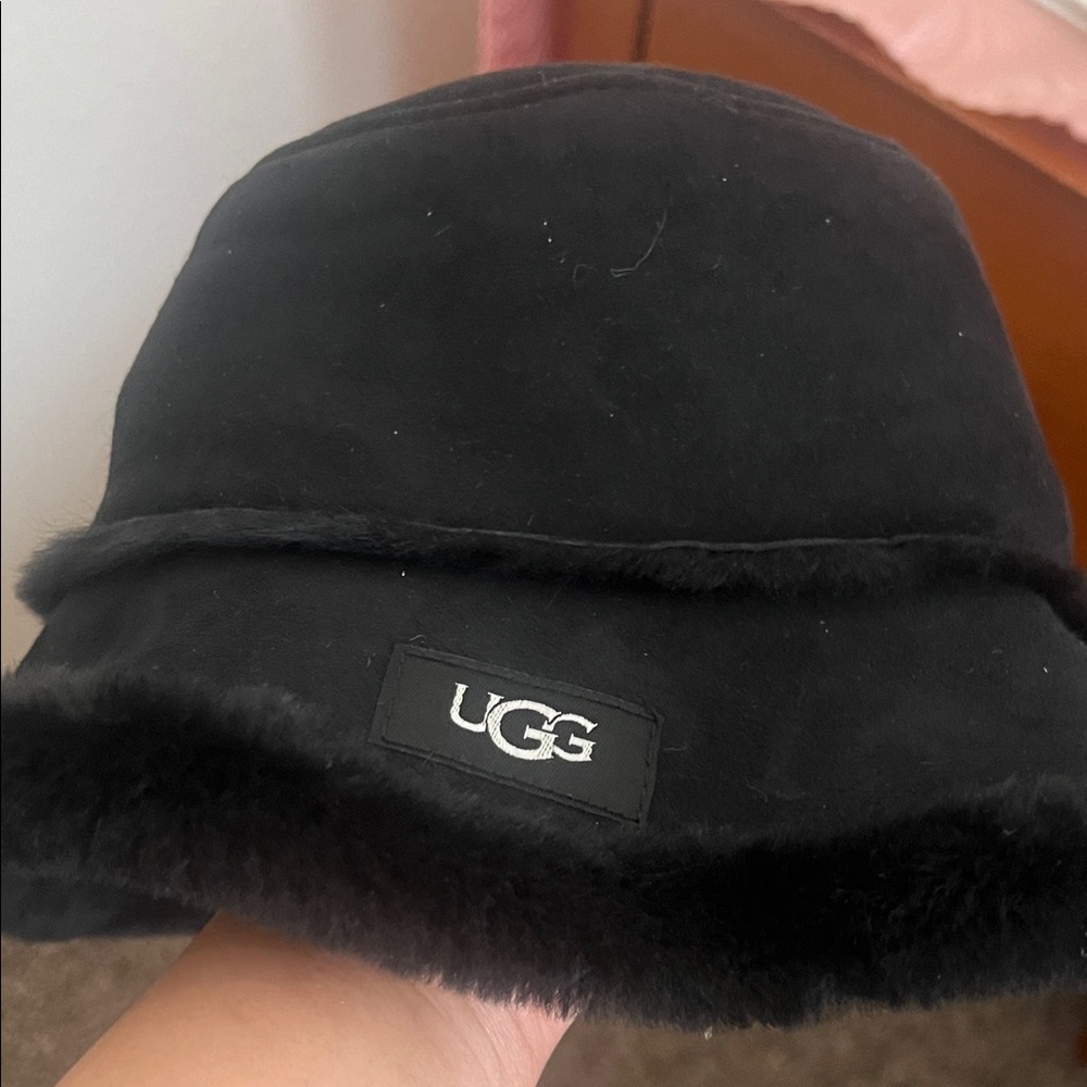 UGG Classic Black Fleece Bucket Hat